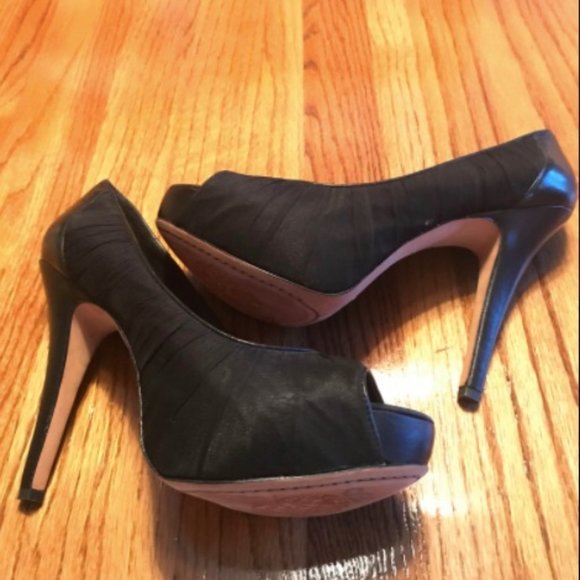 Vince Camuto Shoes - Vince Camuto Black Heels